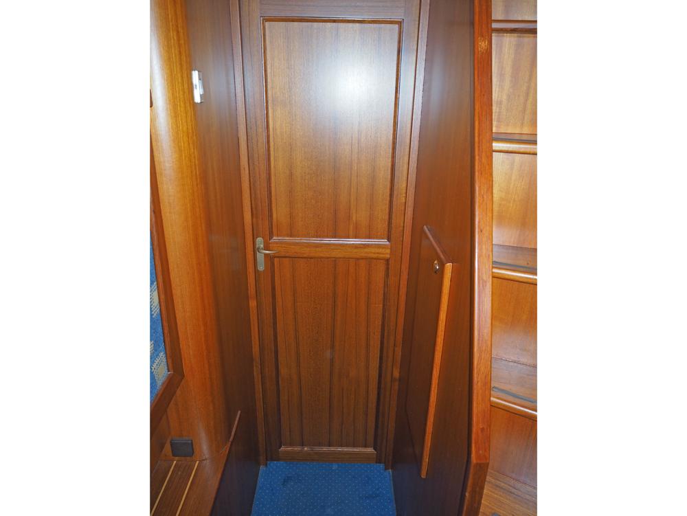 Aft cabin, Accommodation